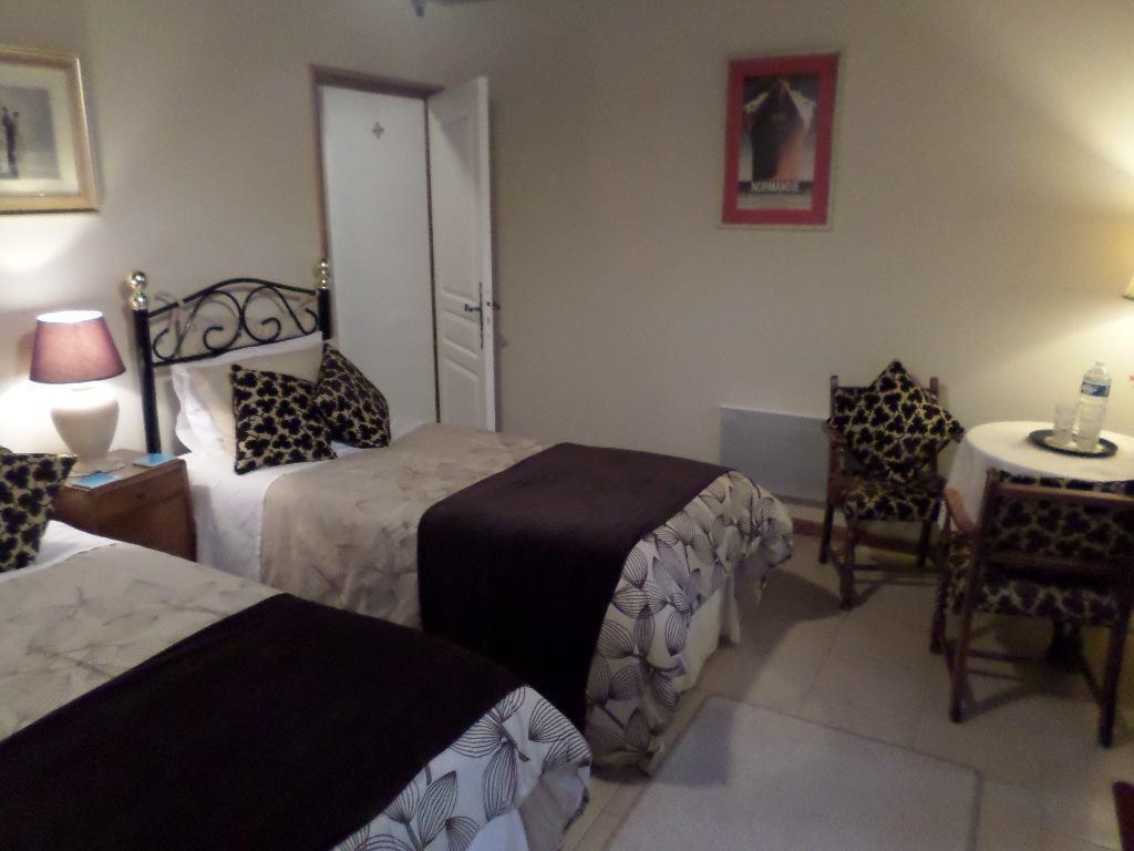 La Chevallerie B&B Isigny-le-Buat 外观 照片